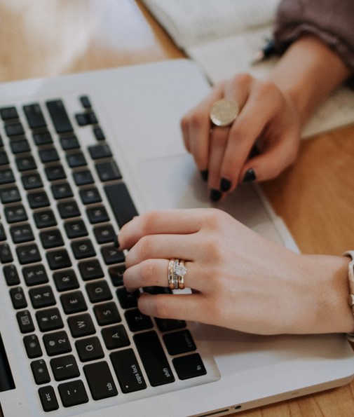 christin-hume-hBuwVLcYTnA-unsplash